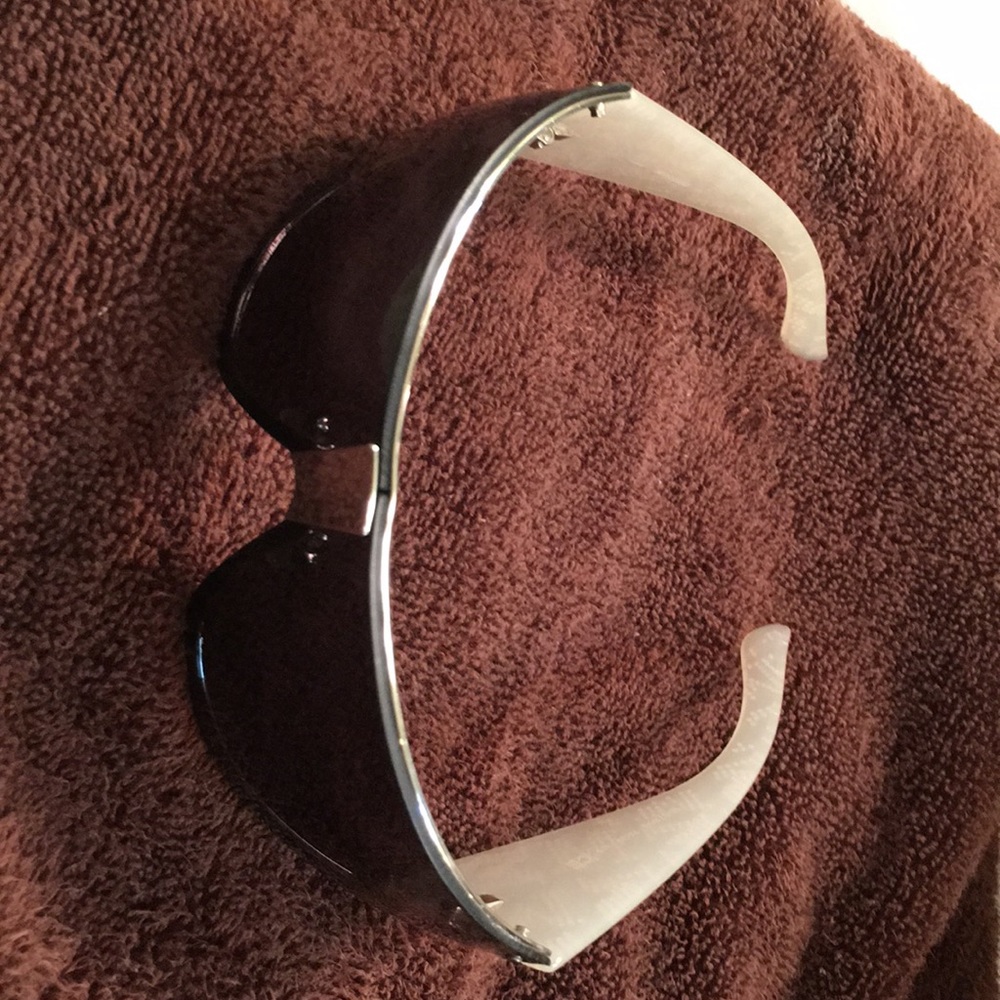 Missoni Wraparound style sunglasses in EUC.